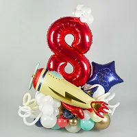 Фигура из шаров с цифрой  и надписью «Вираж»