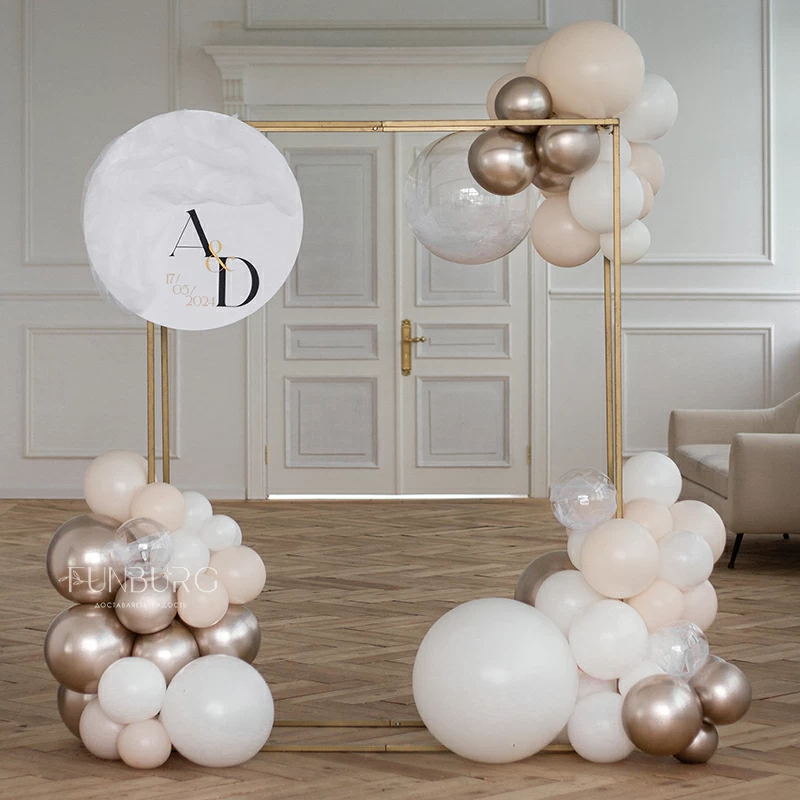 arka_fotozona_s_sharikami_champagne