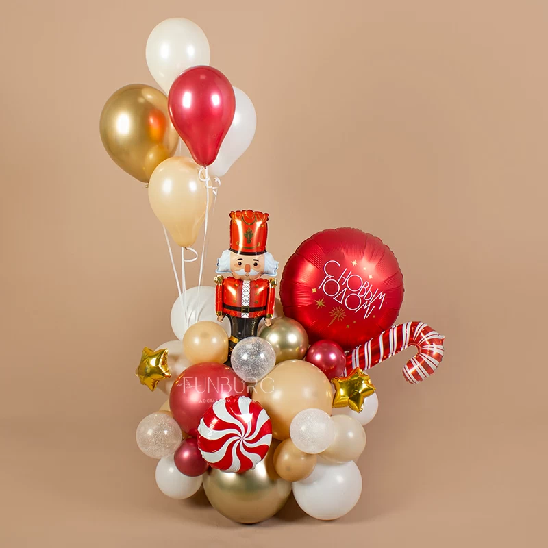 malenkaya_figura_shchelkunchik_s_malenkimi_sharikami