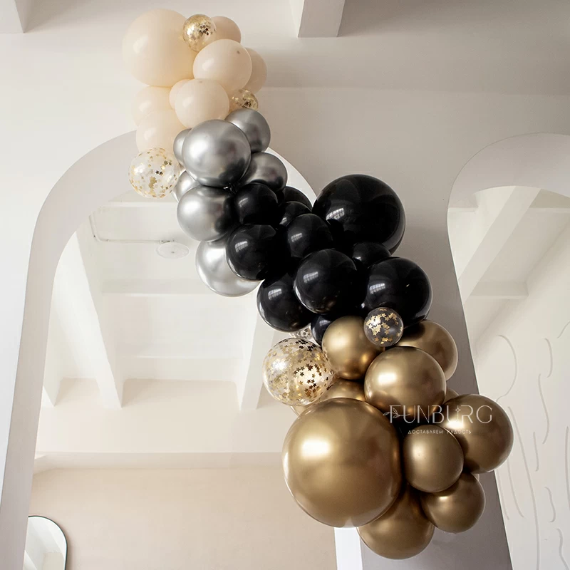 raznokalibernaya_girlyanda_iz_sharov_celebration_1