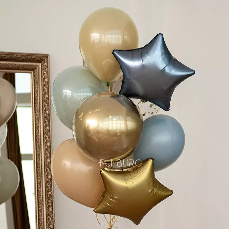 svyazka_vozdushnykh_sharov_veter_v_dyunakh